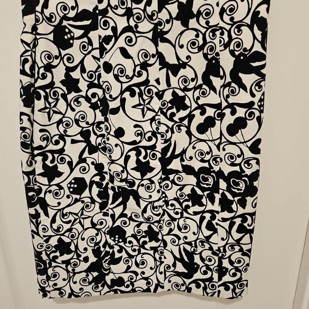 Love-moschino Women's White and Black Skirt